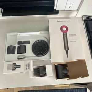 Dyson Supersonic attachments (no blow dryer)